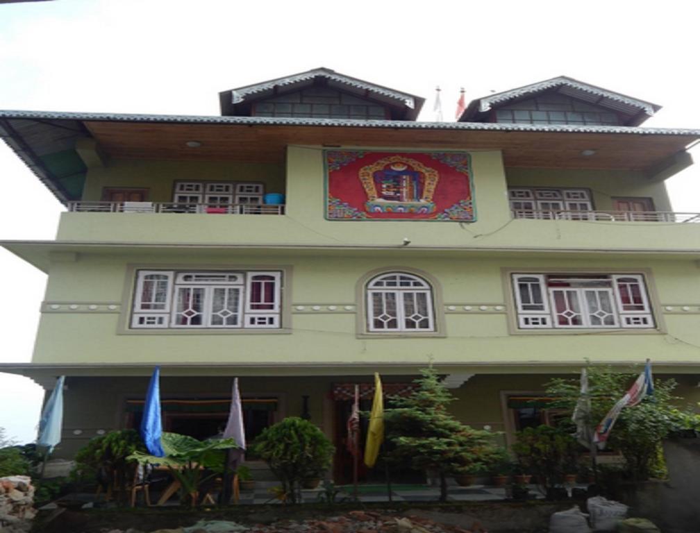 โรงแรมรับเดนเซ เรซิเดนซี Pemayangtse ภายนอก รูปภาพ
