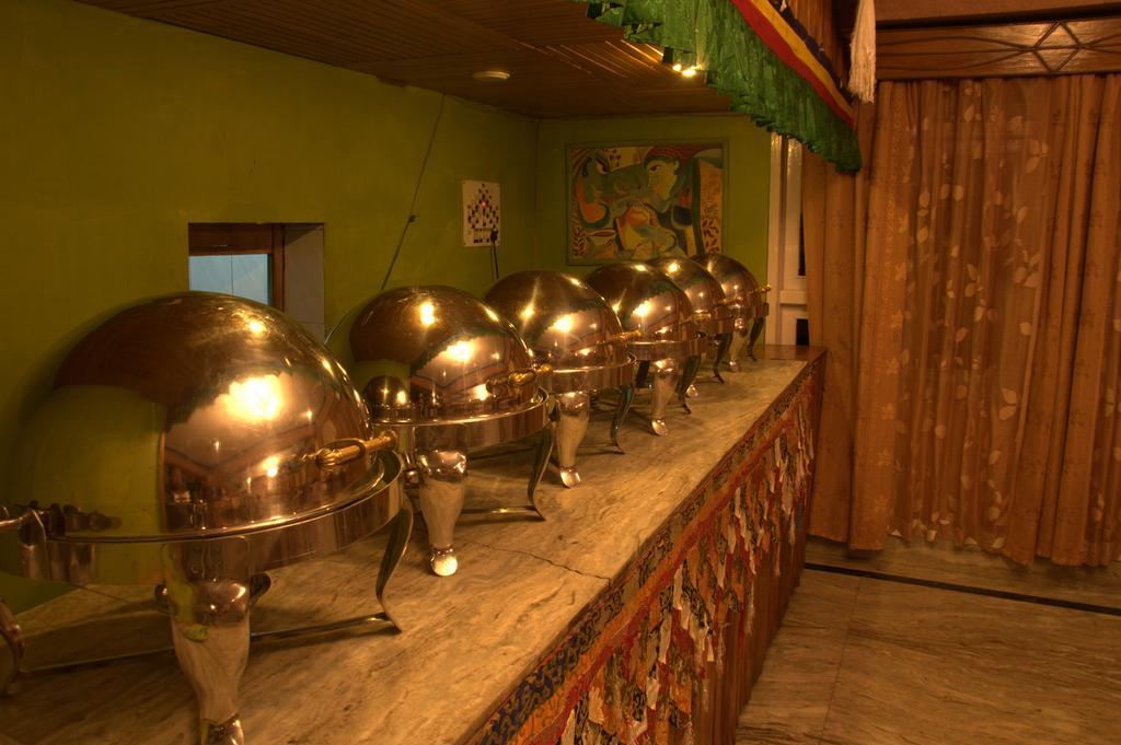 โรงแรมรับเดนเซ เรซิเดนซี Pemayangtse ภายนอก รูปภาพ